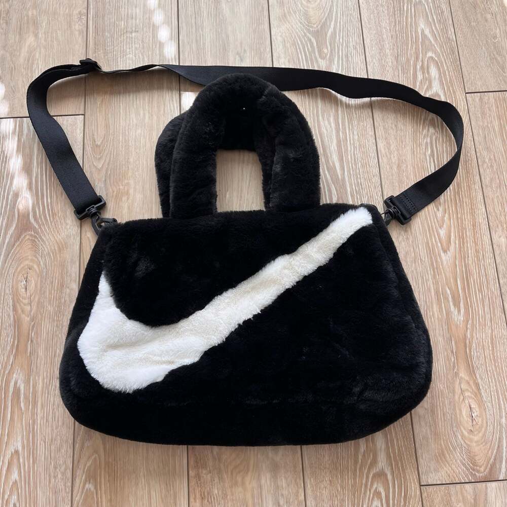 Nike Sportswear Faux Fur Tote Bag (10L) Black/Sail